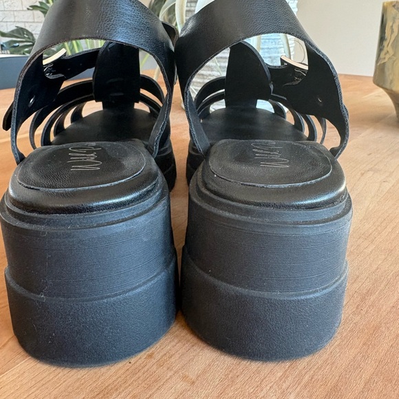 Wild Pair ‘Hereaa’ Black Strappy Fisherman Sandal Vegan W 10 Like New - Picture 5 of 10